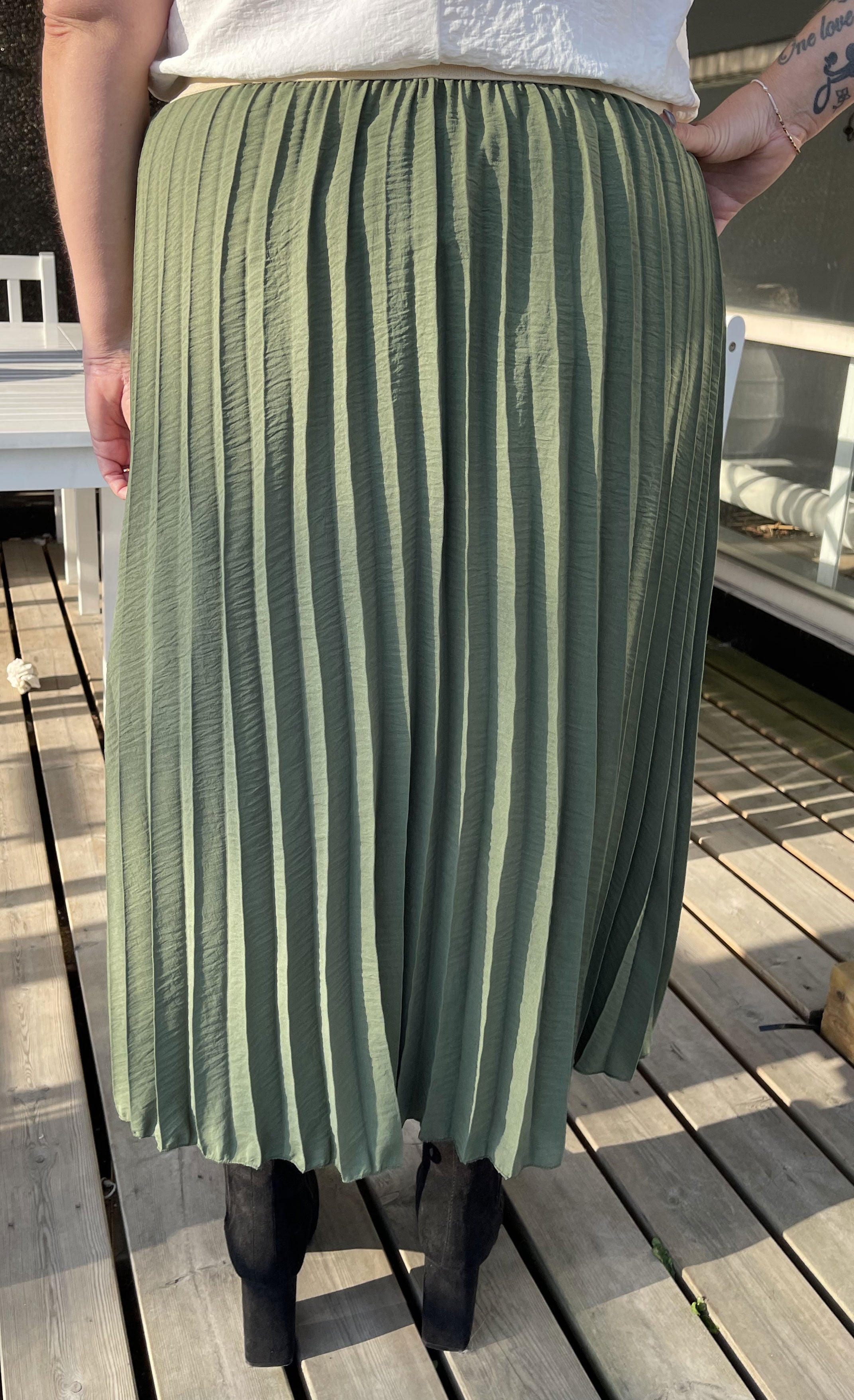Mirjana - Lang plisseret plus size nederdel